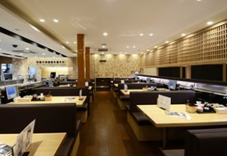 ホールスタッフ