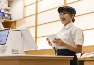 ホールスタッフ